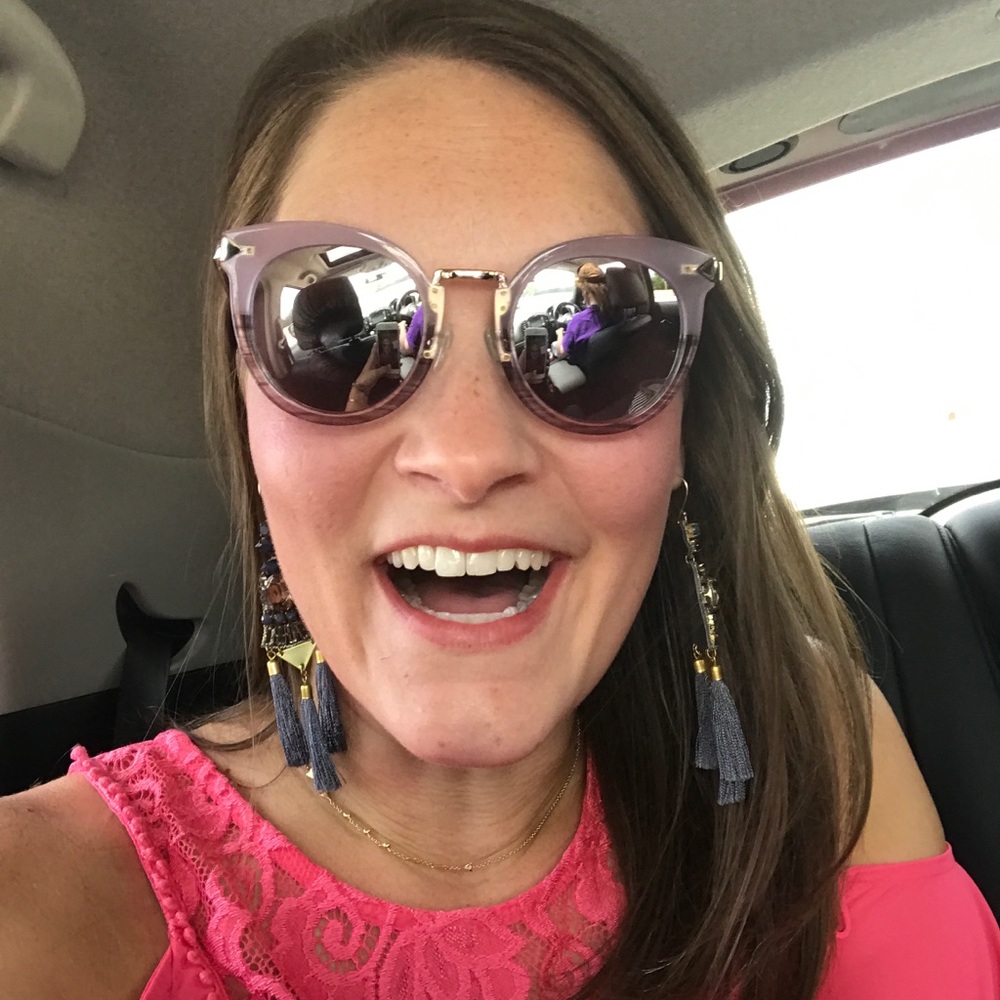 Meet your Posher, Lauren